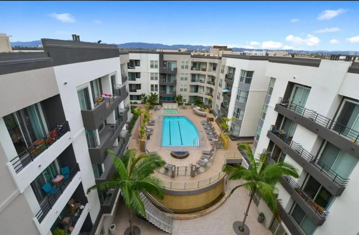 Spacious And Central With A Pool View Los Angeles 0*,