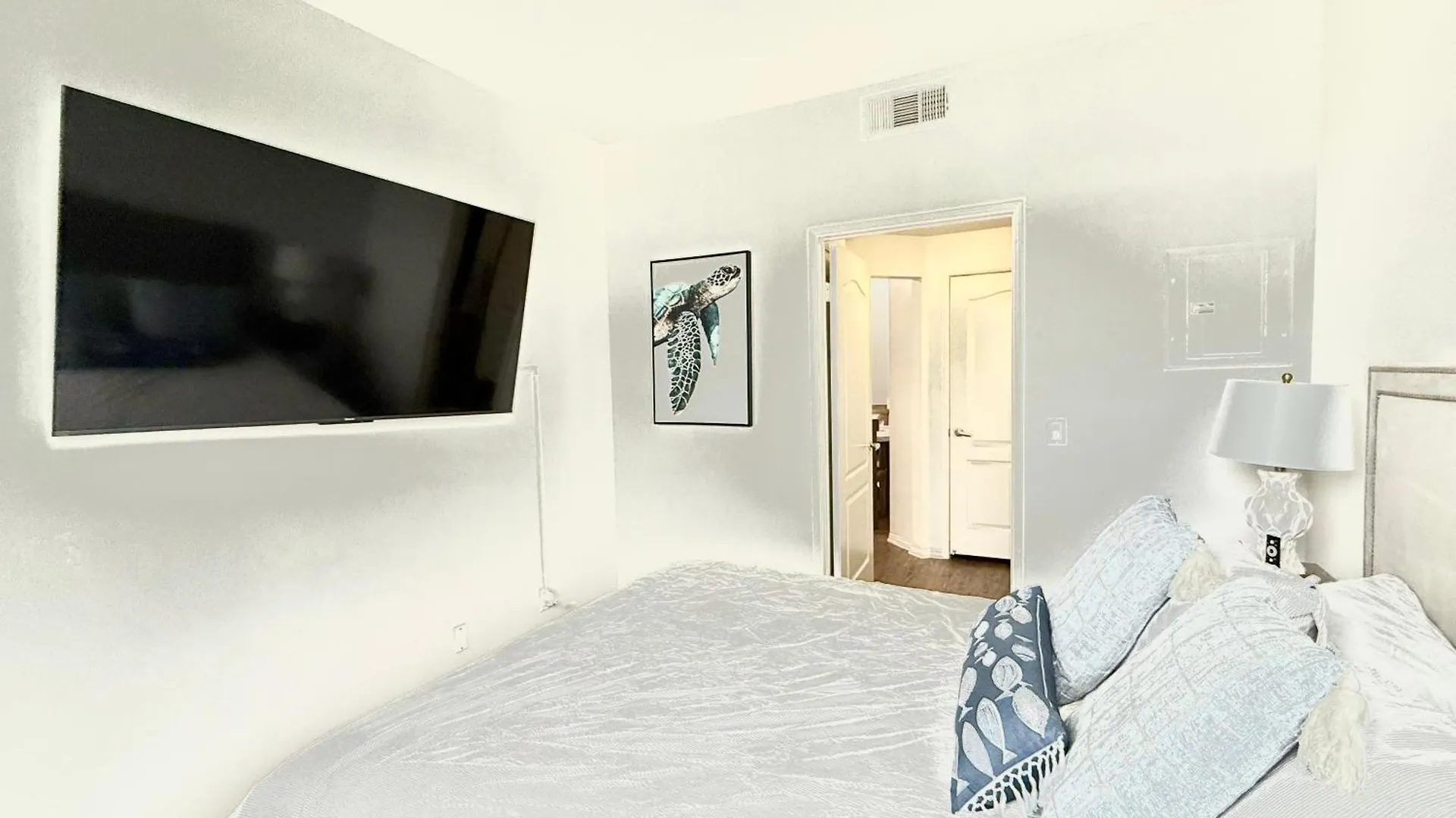 Spacious And Central With A Pool View Los Angeles Appartement